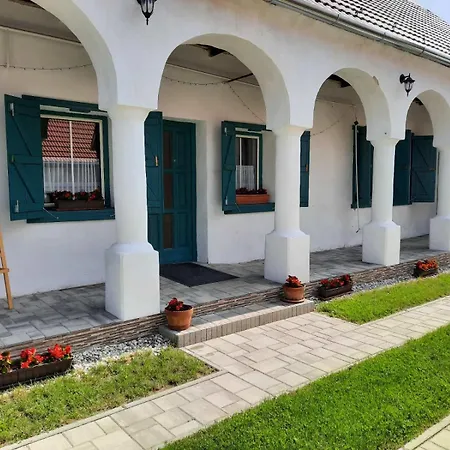 Green Village House Apartment Ganna